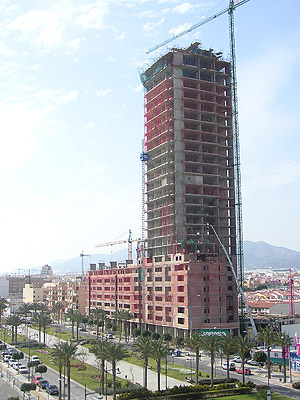 Las obras de Torre Laguna, en El Ejido, concluirn en 2008. (Foto: EL MUNDO)