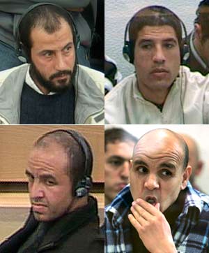 'Mohamed el Egipcio', Bouchar, Belhadj y El Haski, los cuatro en huelga de hambre desde el 10 de mayo. (Foto: EFE)