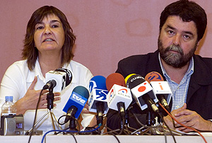 Joseba Álvarez junto Marije Fullaondo durante la rueda de prensa. (Foto: EFE)