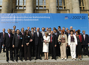 Foto de familia de todos los ministros europeos de Urbanismo. (Foto: MINISTERIO DE VIVIENDA)