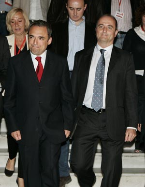 Los candidatos socialistas Rafael Simancas y Miguel Sebastin. (Foto: EFE)