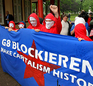 Activistas antiglobalizacin protestan por la cumbre del G-8 en Alemania. (Foto: EFE)