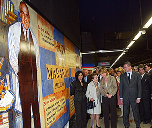 Inauguracin en 2004 de la decoracin especial de la estacin de Grgorio Maran. (Foto: C. Barajas)