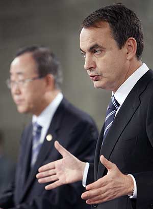 Jos Luis Rodrguez Zapatero, junto a Ban Ki-Moon, durante la rueda de prensa. (Foto: EFE)