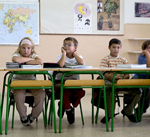 Un grupo de nios en un aula. (Foto: EL MUNDO)