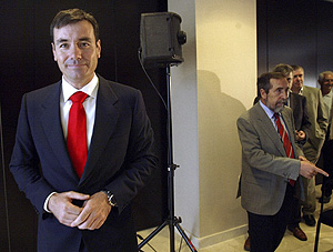 Toms Gmez, alcalde de Parla, (izq.), y Juan Barranco (dcha.), durante el acto de presentacin de la candidatura al PSM. (Foto: Chema Tejeda)