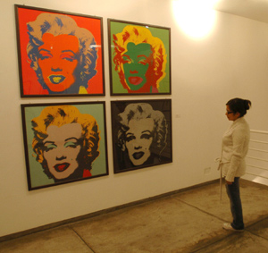 El retrato de Marlyn Monroe de Warhol, expuesto en Lima. (Foto: EFE)