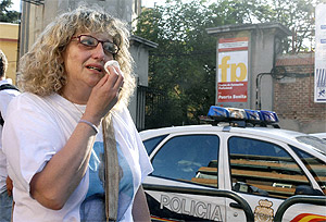 La madre de Sandra Palo, tras enterarse de que 'Rafita' había salido sin que ella pudiera verle. (EFE)