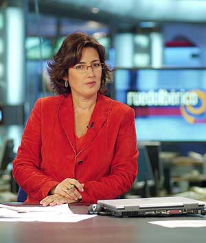 La presentadora, en el plat de 'Ruedo ibrico'. (Foto: ANTENA 3)