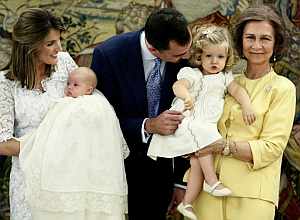 Los Príncipes, con sus hijas y la Reina.(Foto: POOL)