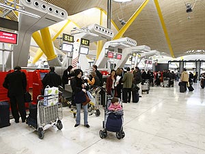 Terminal T4 del Aeropuerto de Barajas en Madrid. (Foto: Alberto Cuellar)