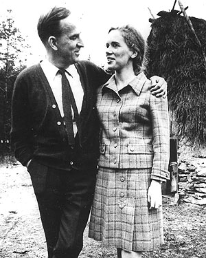 Bergman, con su actriz favorita y ex compañera sentimental, Liv Ullmann, en 1967. (Foto: AP)