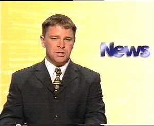 Kenny Toal, presentador de los informativos.