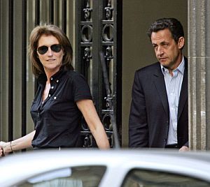 Sarkozy, junto a su esposa Cecilia, antes de lograr la presidencia. (Foto: AFP)