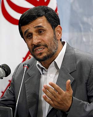El presidente de Irán, Mahmud Ahmadineyad, en un discurso reciente. (Foto: EFE)