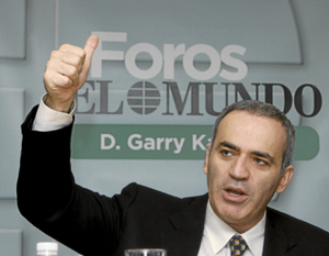 Garry Kasparov, en el foro de EL MUNDO. (Foto: Alberto Cullar)