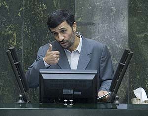 Mahmoud Ahmadineyad, en el parlamento iran. (Foto: REUTERS)