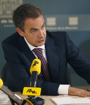 Zapatero, durante la entrevista radiofnica. (FOTO: EFE)