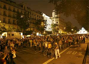 Miles de personas en la Calle Alcal. (A. Heredia)