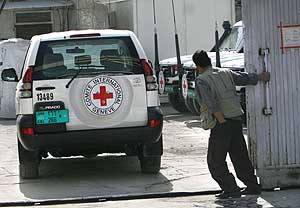 Un vehculo de la Cruz Roja, en Kabul. (Foto: AP)