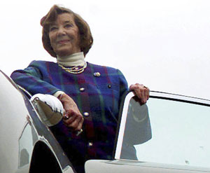Lois Maxwell, en una imagen de 2001 (Foto: REUTERS)