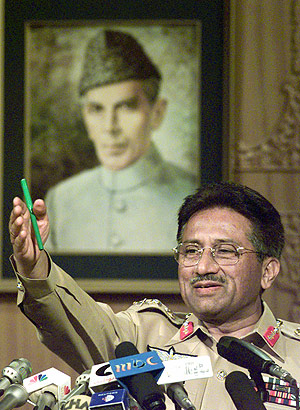 El jefe del Gobierno de Pakistn en 1999 tras el golpe de Estado. (Foto: REUTERS)