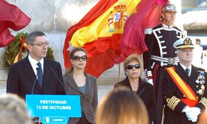 Ruiz-Gallardn durante su discurso ante el monumento de Cristbal Coln. (Foto: EFE)