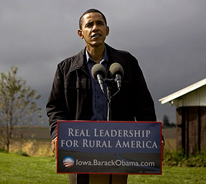 Barack Obama, durante un discurso en una granja del estado de Iowa. (Foto: AP)