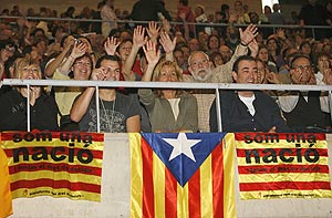 El Palau Sant Jordi de Barcelona acogio un acto-concierto. (Foto: EFE)