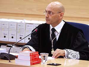 Javier Gómez Bermúdez, durante la lectura de la sentencia. (Foto: EFE)