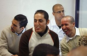 De izquierda a derecha: Zougam, Aglif, Zouhier y El Fadoual, durante la lectura de la sentencia. (Foto: EFE)