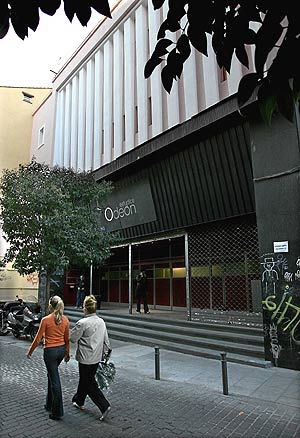 Fachada de los Estudios Oden, lo que antes era un cine. (Foto: Jaime Villanueva)