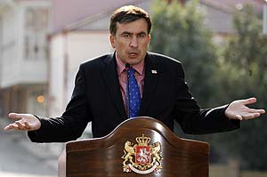 El presidente de Georgia, Mijail Saakashvili, en una imagen tomada en octubre, durante una intervención en la OTAN. (Foto: REUTERS)