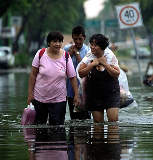 Vctimas de las inundaciones que han asolado el estado mexicano deb Tabasco. (Foto: EFE)