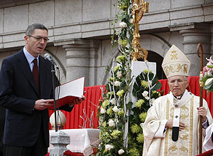 Alberto Ruiz-Gallardn y Rouco Varela durante la misa de La Almudena. (Foto: EFE)