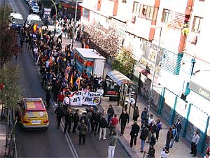 Imagen de la manifestación de Democracia Nacional en Usera enviada por un lector.