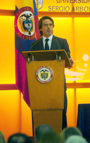 Aznar, durante su alocucin en Bogot. (Foto: EFE)
