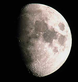 Una imagen de la luna vista desde la tierra. (Foto: AP)