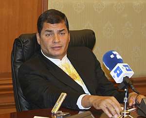 Rafael Correa, en una entrevista. (Foto: EFE)