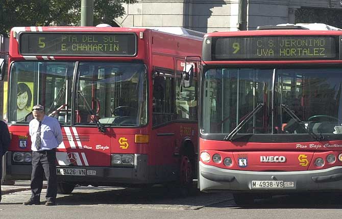 Autobuses de la EMT (Foto: Ramn Castro, EFE).