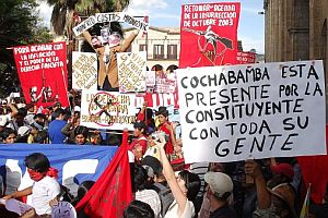 Simpatizantes de Morales se concentraron en la ciudad de Cochabamba, para respaldar las polticas del mandatario. (Foto: EFE)