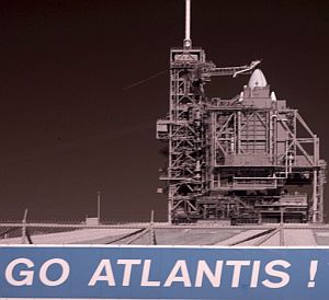 Imagen tomada con una cmara de infrarrojos del 'Atlantis'. (Foto: EFE)