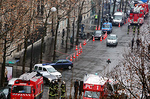 Imagen de la calle en la que est ubicado el edificio que sufri el atentado. (Foto: AFP)