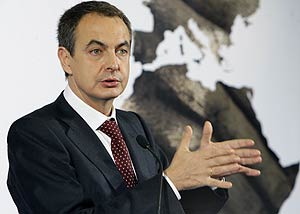 El presidente del Gobierno, Jos Luis Rodrguez Zapatero, durante su intervencin. (Foto: EFE)