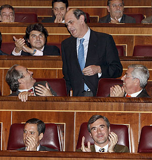 Ignacio Astarloa, en su escao del Congreso. (Foto: EFE)