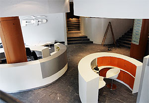 Imagen del interior de la sede del PP en Gnova, durante unas reformas en agosto de 2006. (EL MUNDO)