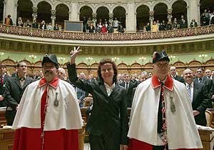 Eveline Widmer-Schumphf, durante el juramento de su cargo. (Foto: REUTERS)