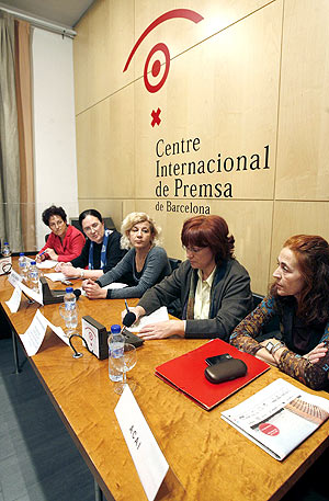 Representantes de las entidades participantes, en la rueda de prensa en Barcelona. (Foto: Guido Manuilo / Efe)