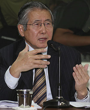 Fujimori, durante el juicio. (Foto: AP)