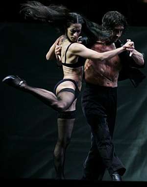 El bailarín argentino, junto a Cecilia Figaredo. (Foto: AP)